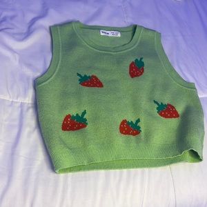A green ten year old girl tank top .